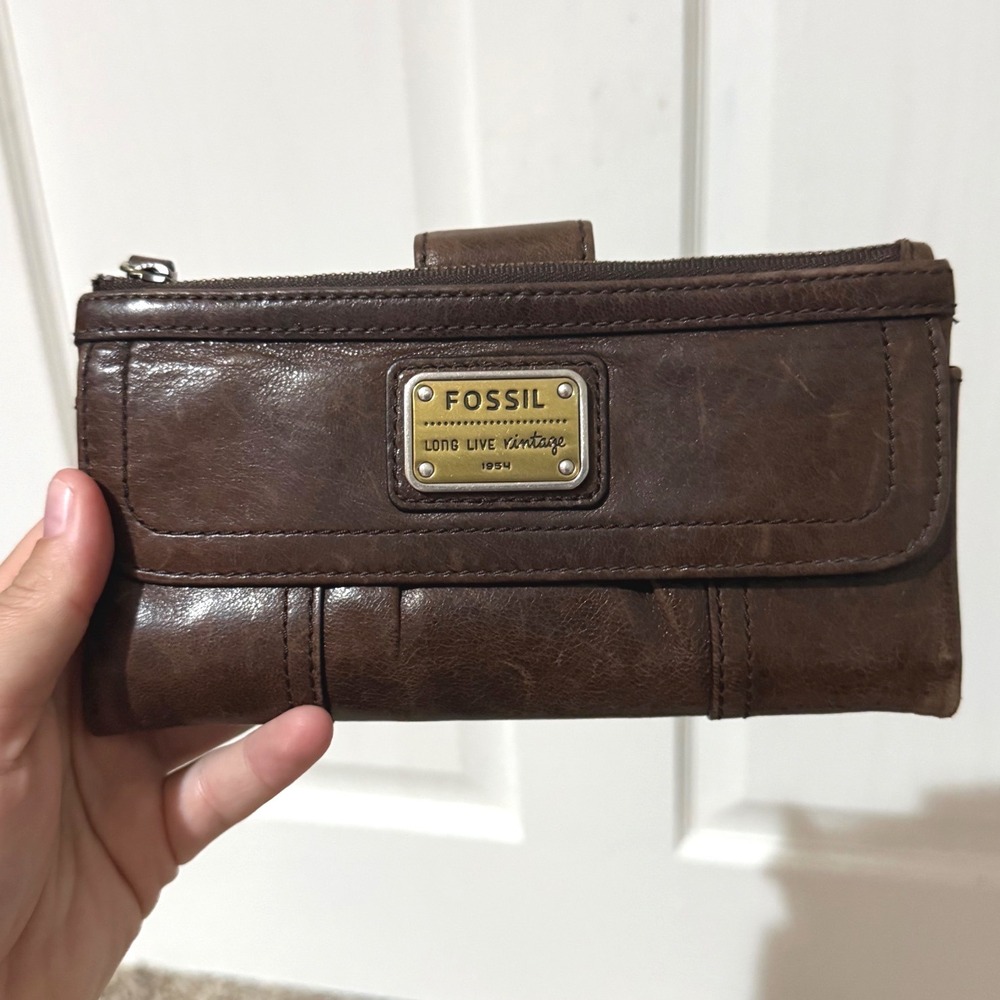 Fossil Long Live Vintage Brown Leather Bifold Wallet Zip Pocket Card Organizer